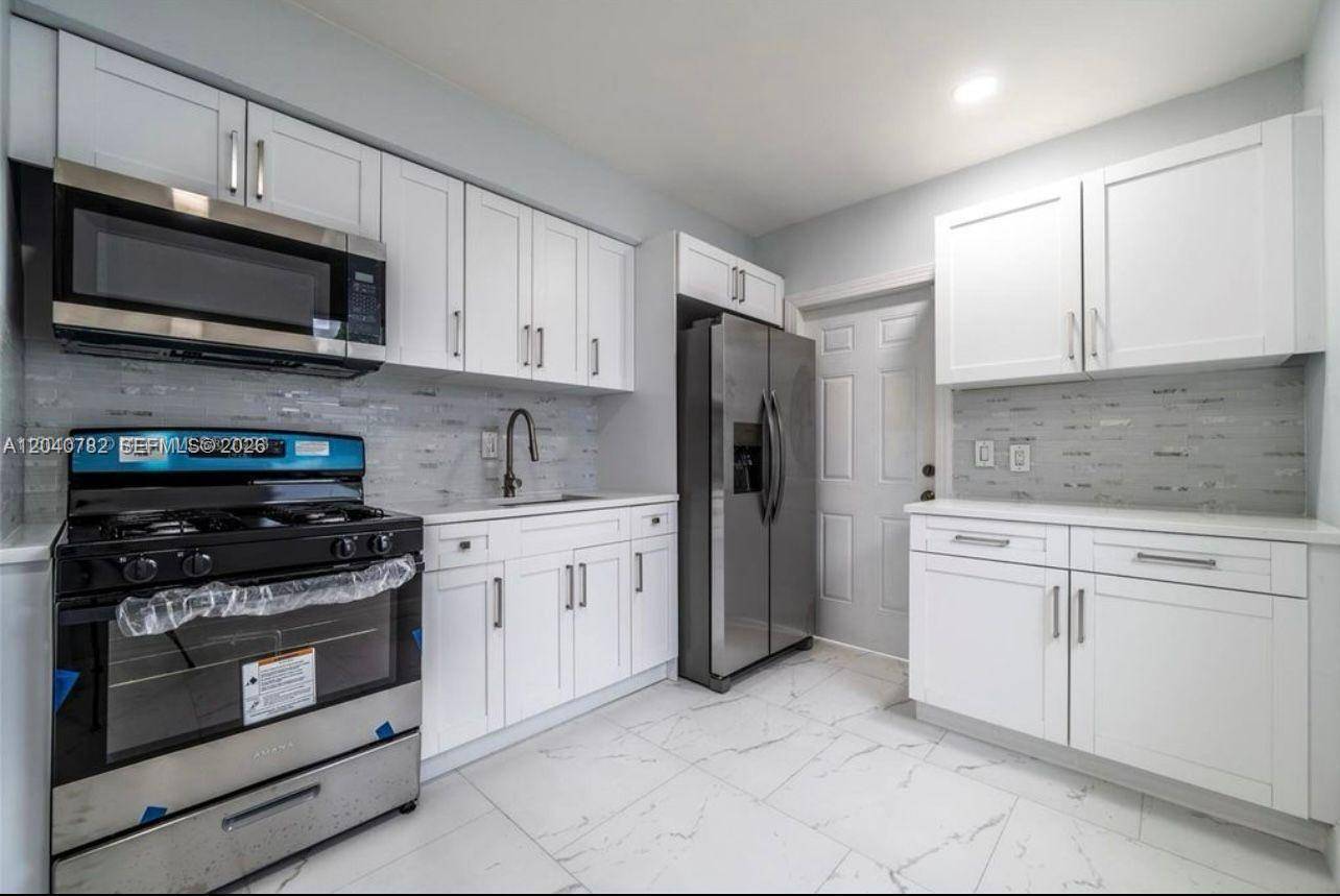 425 NW 14th WayFort Lauderdale - picture