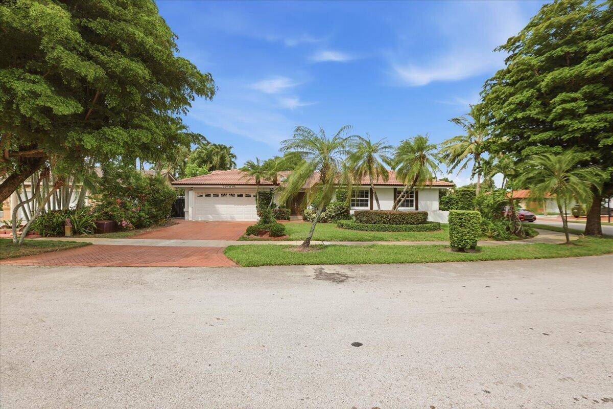 20009 NW 66thHialeah - picture