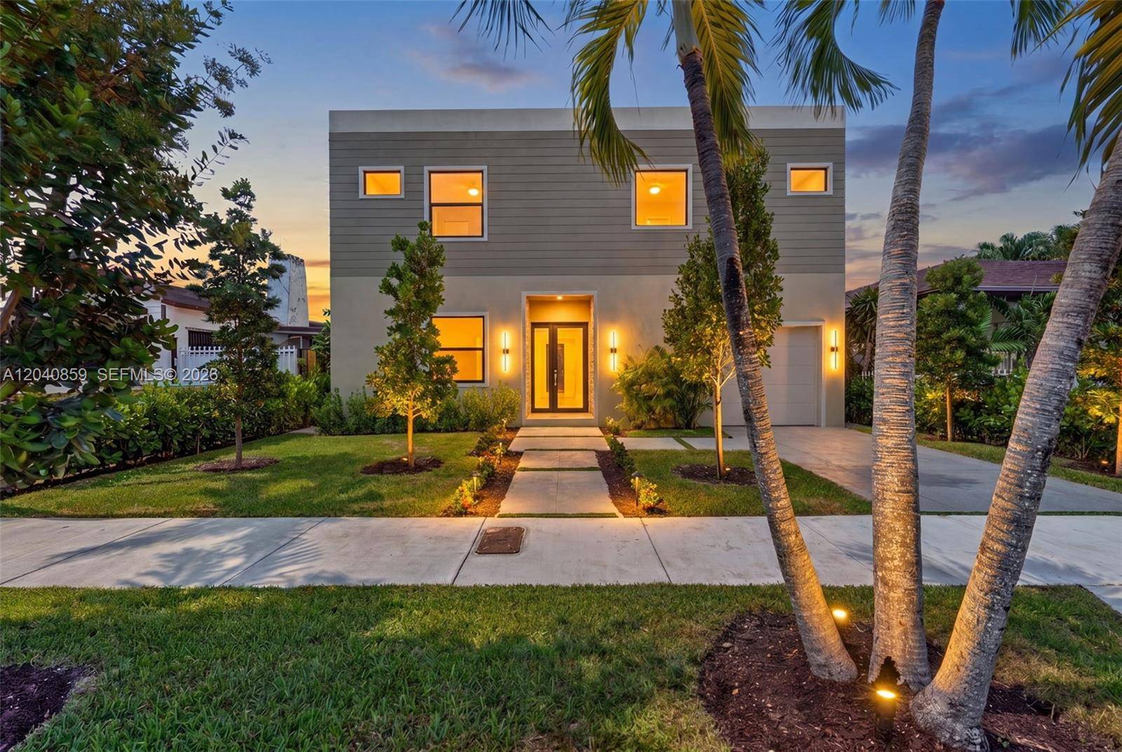 2240 SW 13th StMiami - picture