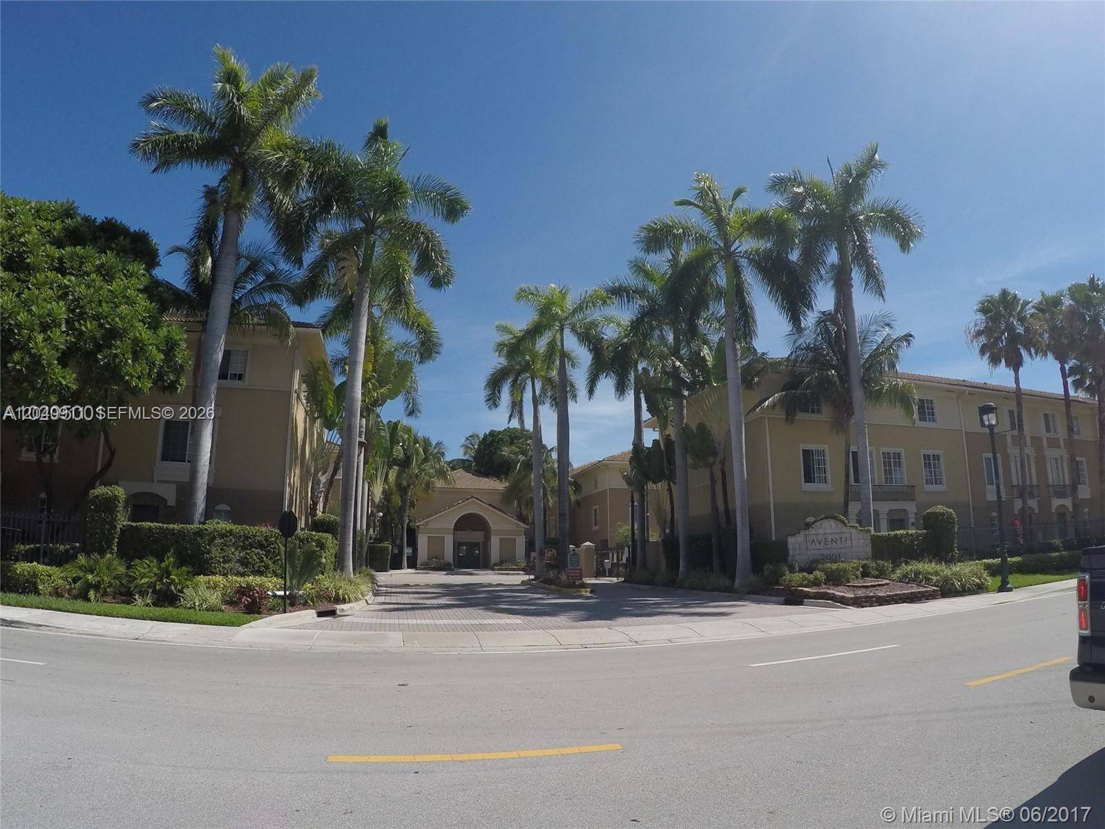 2921 NE 185th StAventura - Townhouse,Condo condo unit 1202 - picture