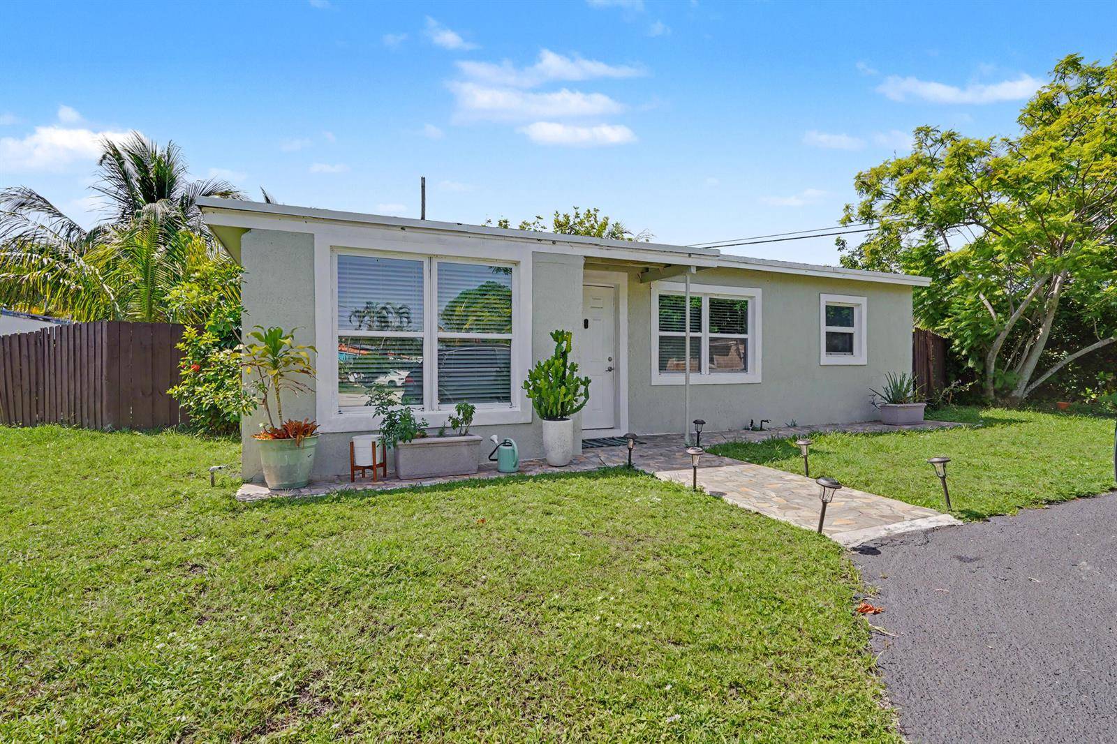 2480 NE 13thPompano Beach - picture