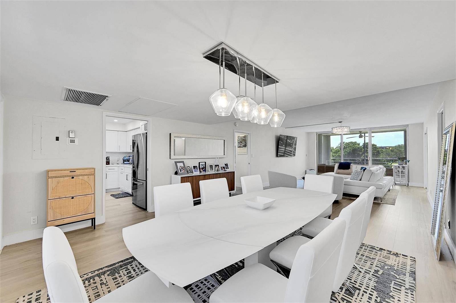 555 OaksPompano Beach - NO 67 PALM-AIRE COUNTRY CL,Palm Aire, PACC 5 condo unit 311 - picture