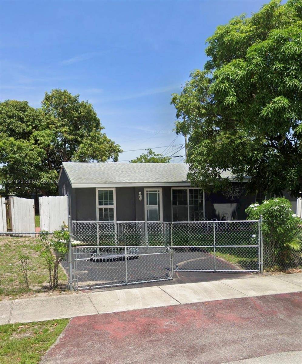 2300 SW 43rd AveFort Lauderdale - picture
