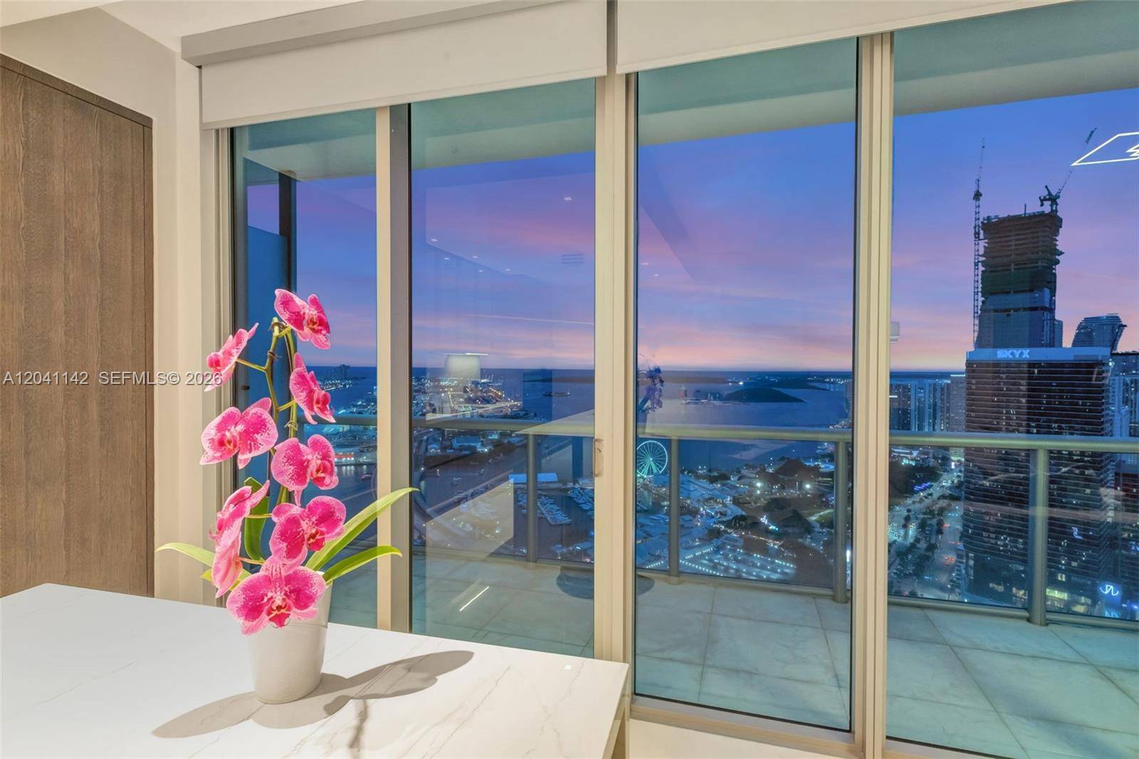 888 Biscayne BlvdMiami - MARINABLUE CONDO condo unit 5404 - picture