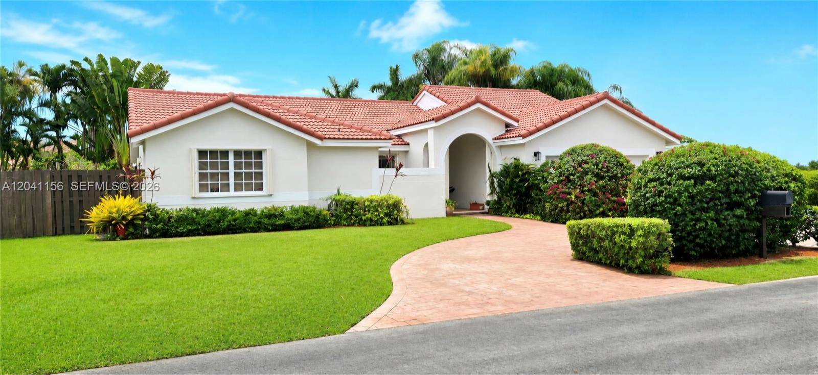 15630 SW 46th TerMiami - picture