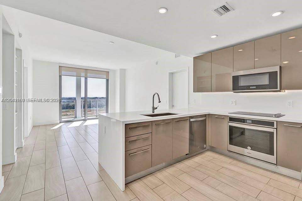 2000 S Metropica WaySunrise - Condo 5+ Stories,Condo condo unit 907 - picture