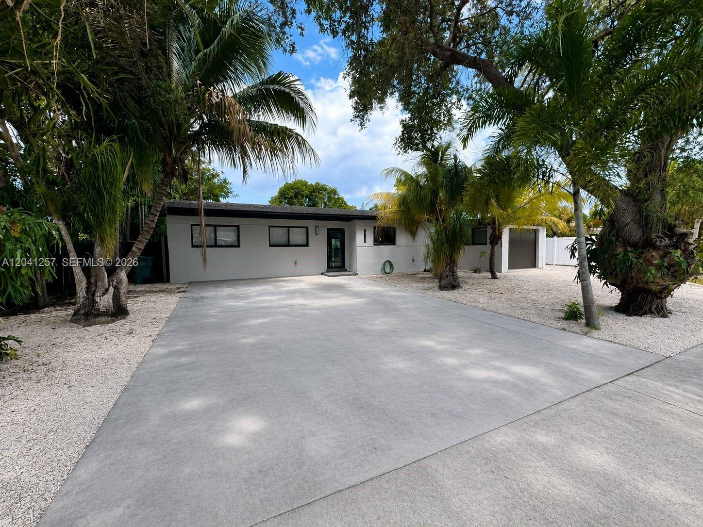19700 NE 11th PlMiami - picture