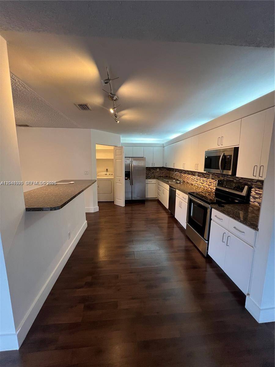 561 Racquet Club RdWeston - BONAVENTURE condo unit 21 - picture