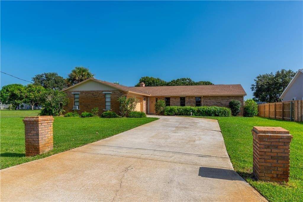 1531 SE PortilloPort St. Lucie - picture