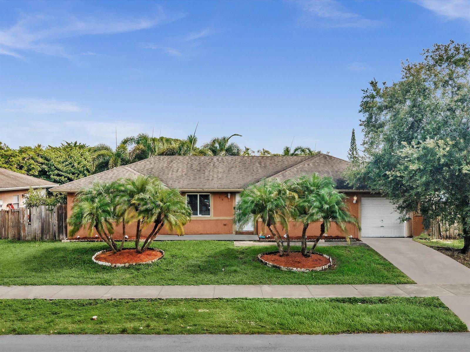 916 NW 3rdFlorida City - picture