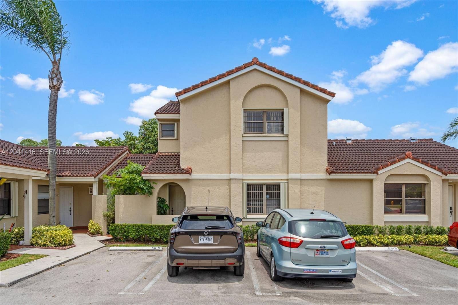 6233 NW 170th TerMiami - picture