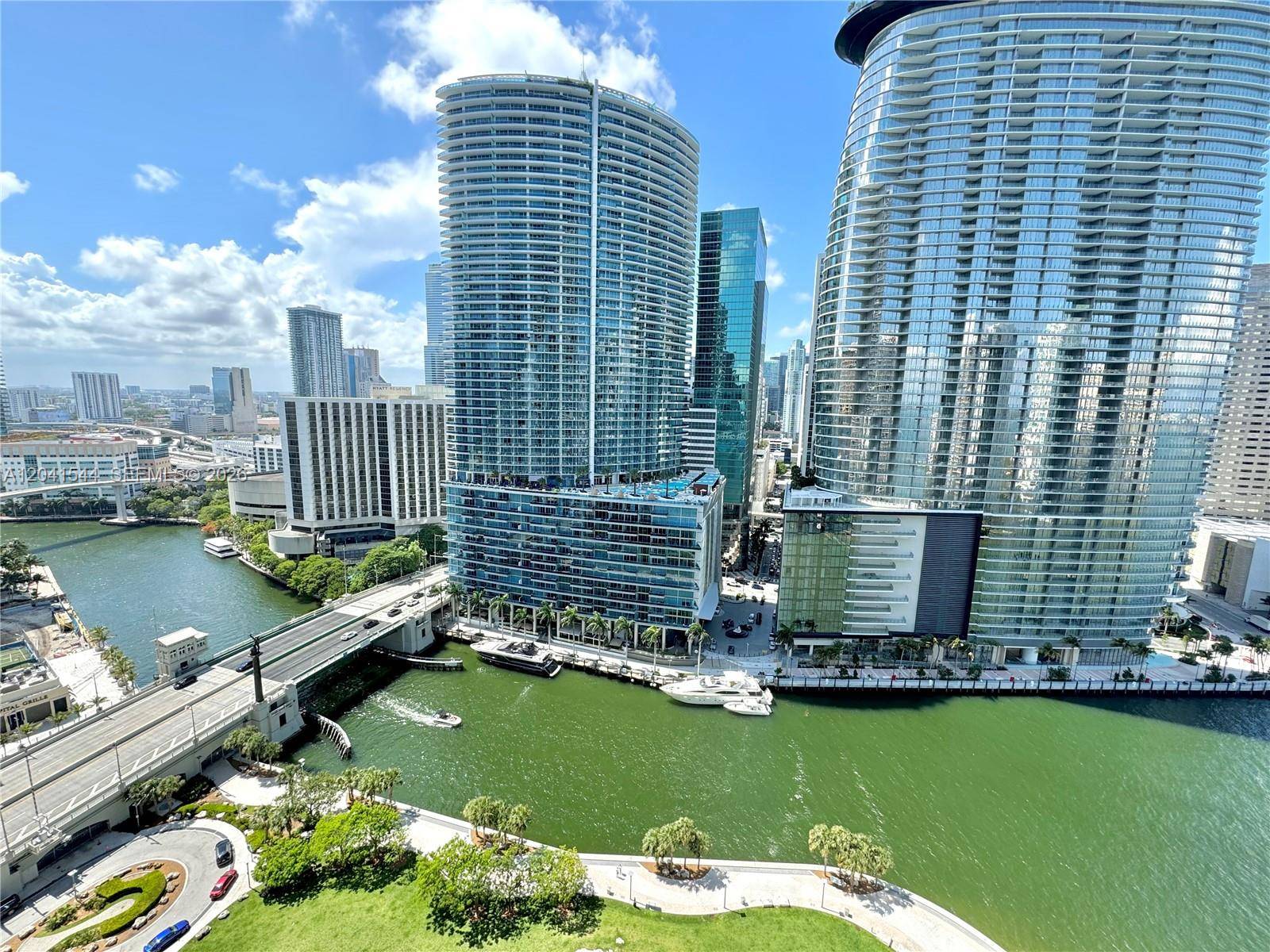 475 Brickell AveMiami - ICONBRICKELL CONDO NO 1 condo unit 2512 - picture