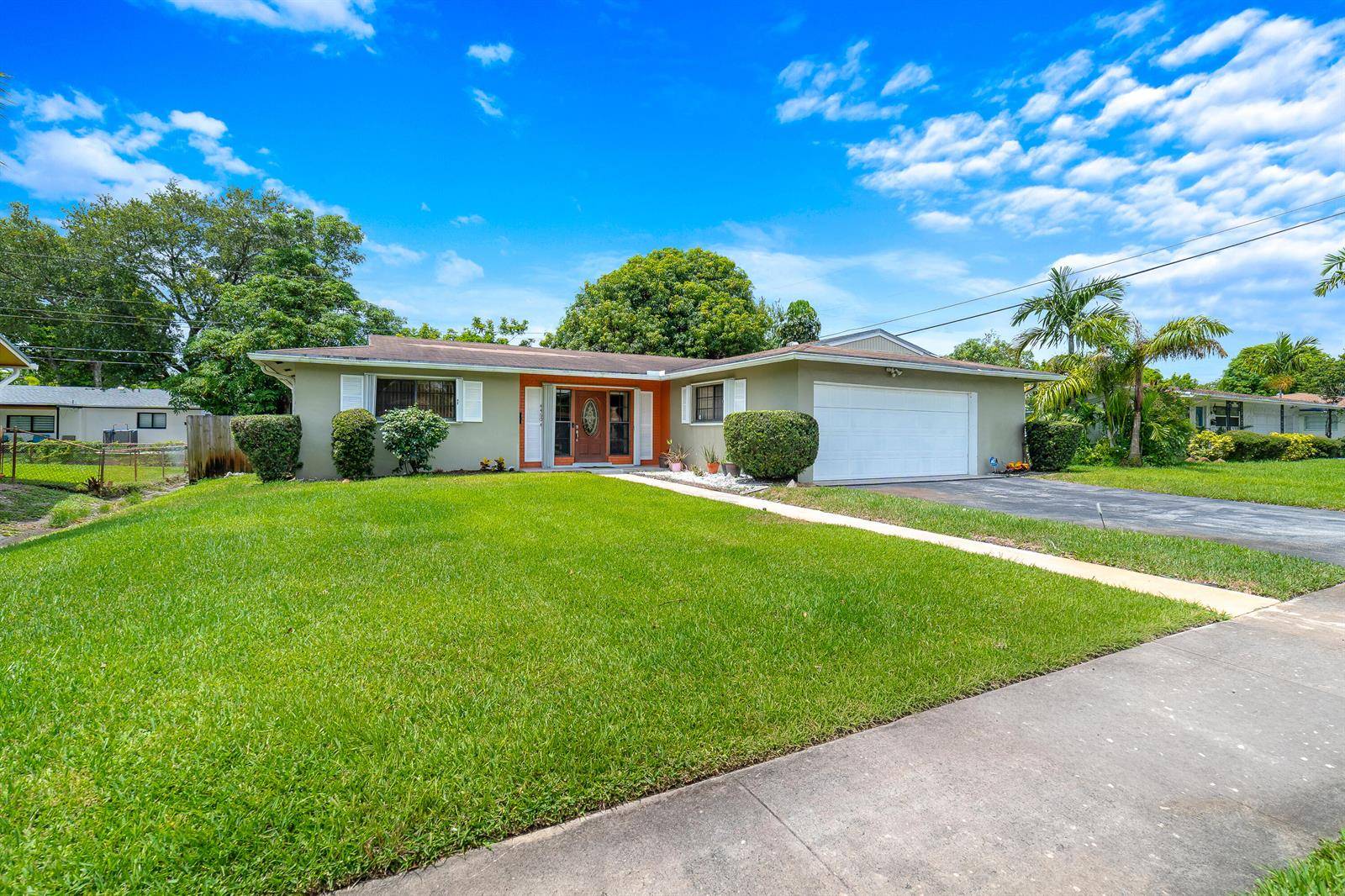 4460 NW 3rdPlantation - picture