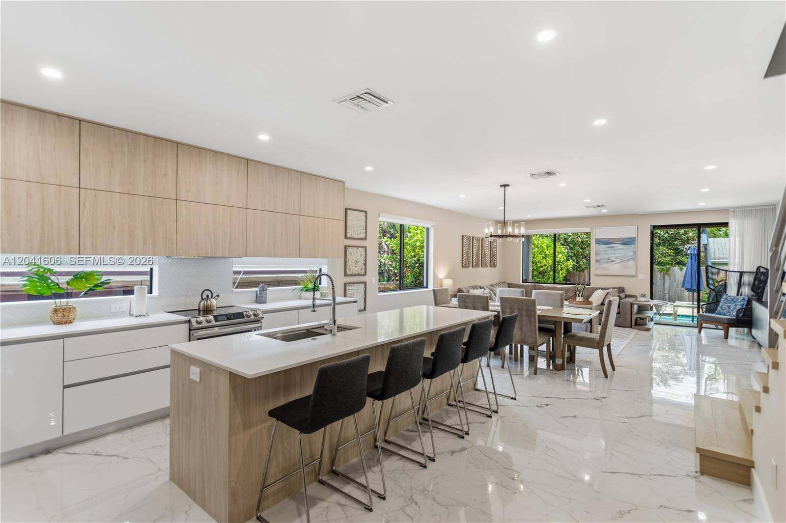 809 SW 10th TerFort Lauderdale - picture