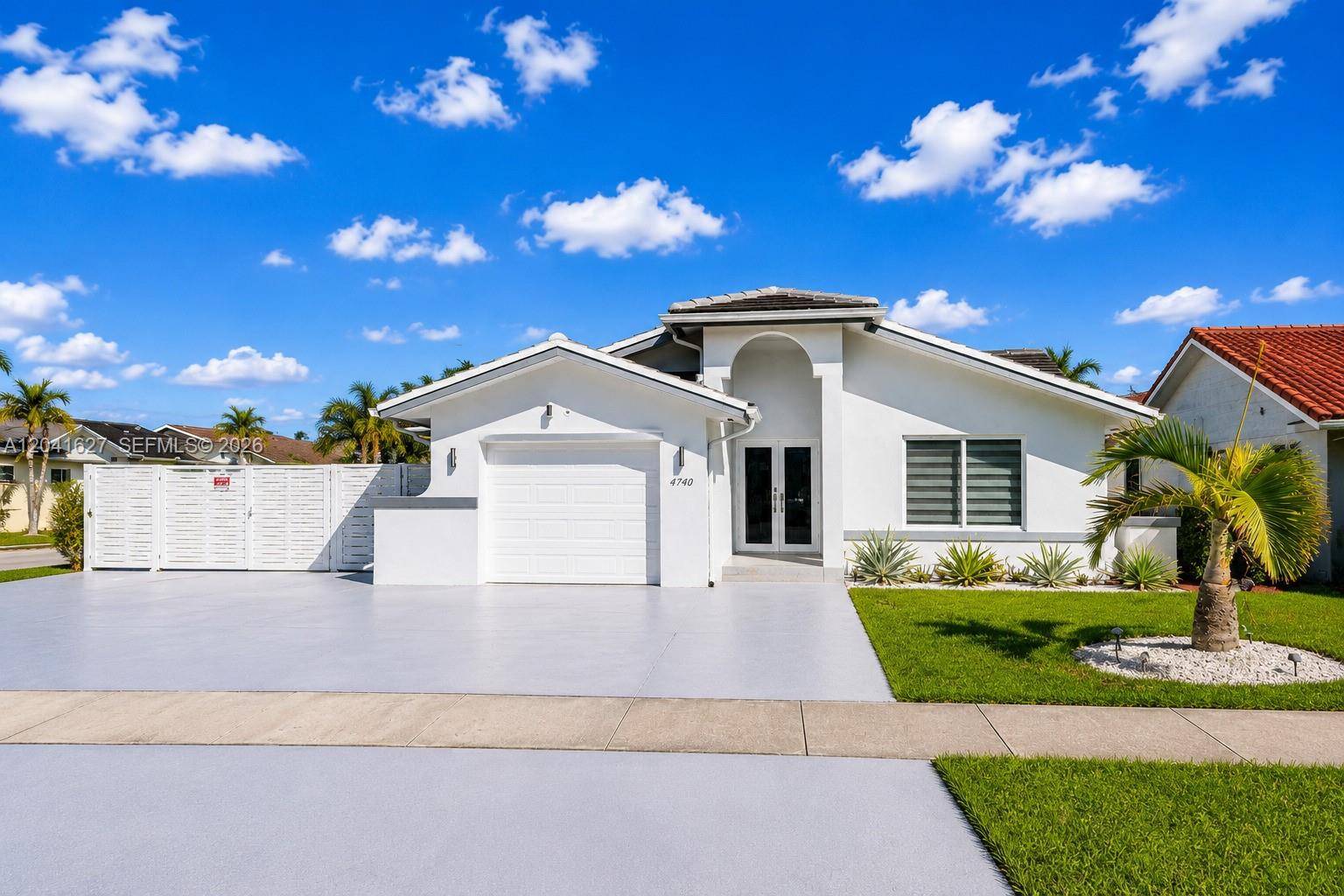 2401 SW 143rd CtMiami - picture