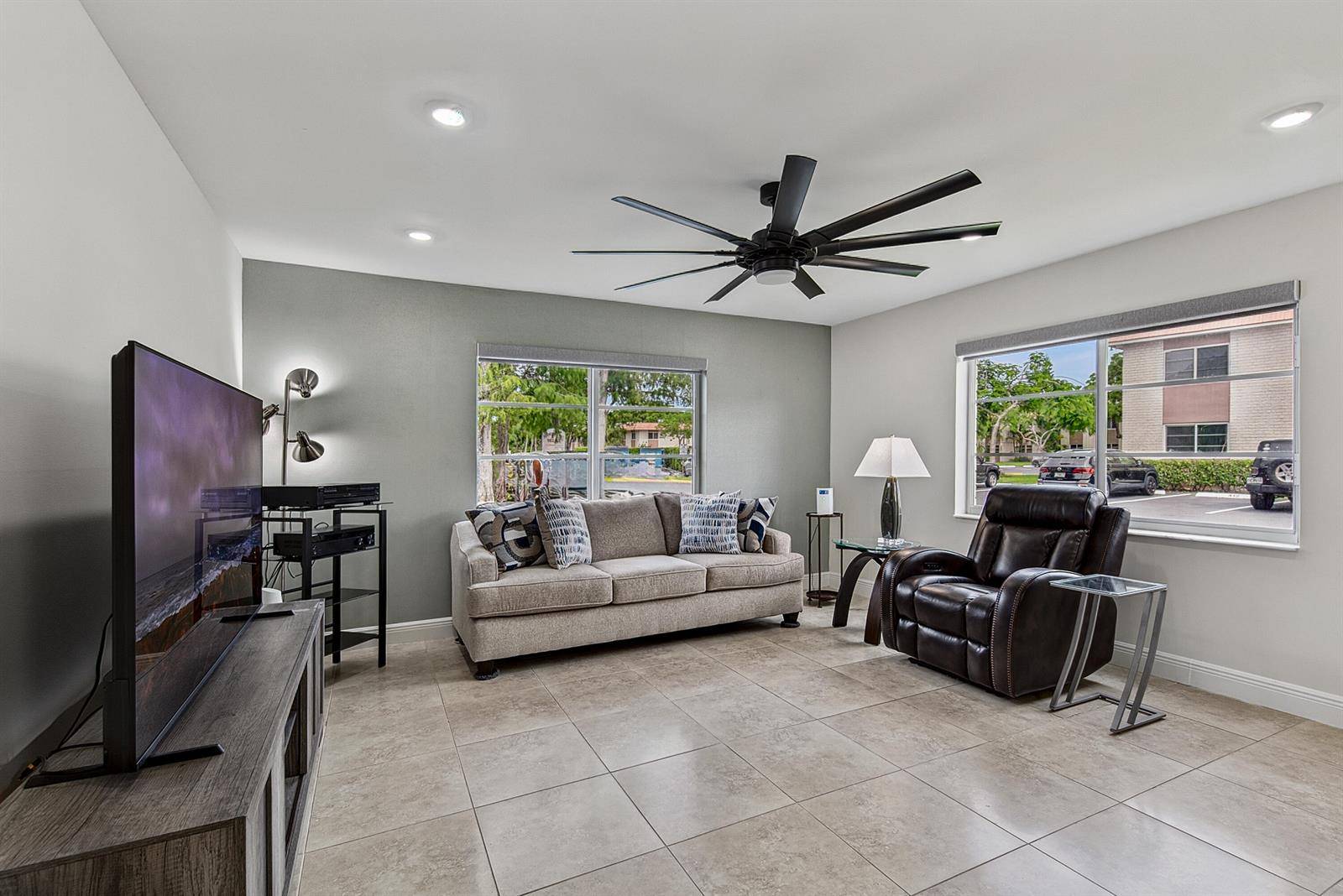 9 NE 19thWilton Manors - MANOR GROVE VILLAGE ONE IN,Manor Grove Village condo unit C112 - picture