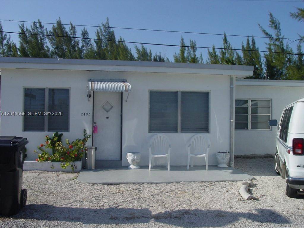 2405-2411 NE 136th LnNorth Miami Beach - picture