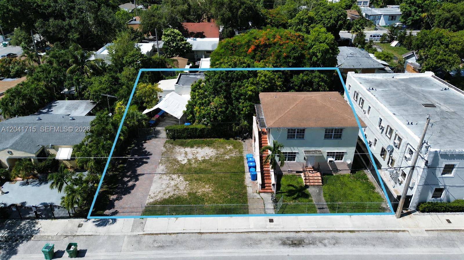 255 NW 32nd StMiami - picture