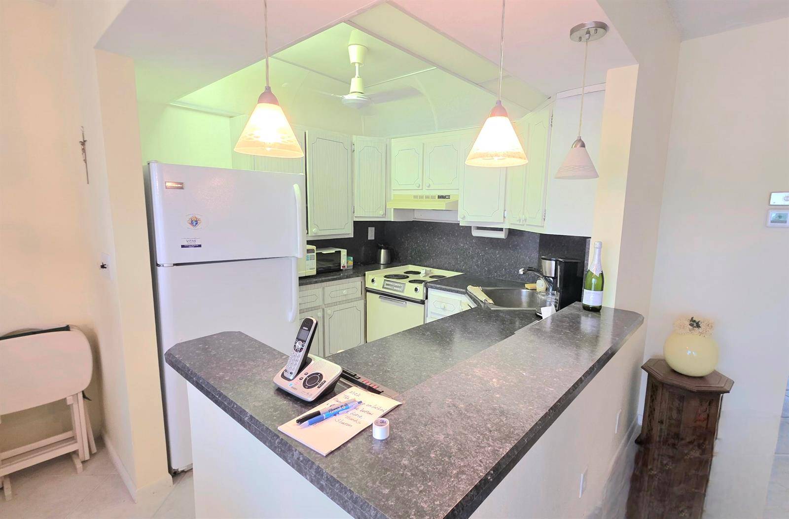 3200 NE 7thPompano Beach - Co-Op condo unit 202b - picture