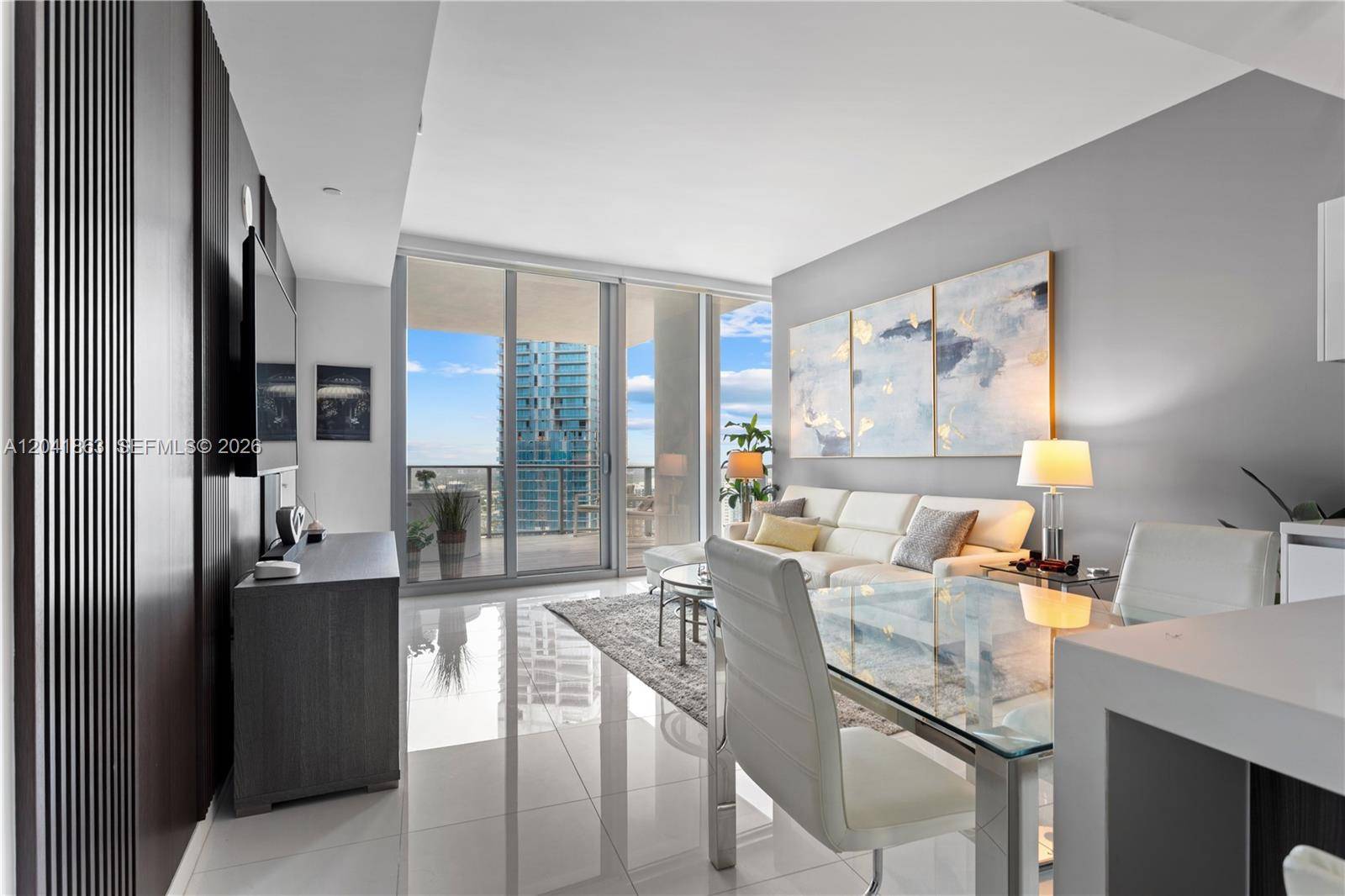 851 NE 1st AveMiami - Condo/Co-Op/Annual,Apartment condo unit 3900 - picture
