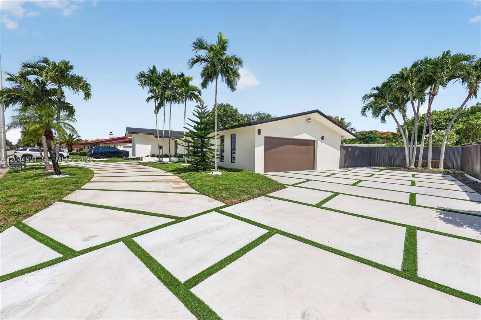 8430 SW 88th StMiami - picture