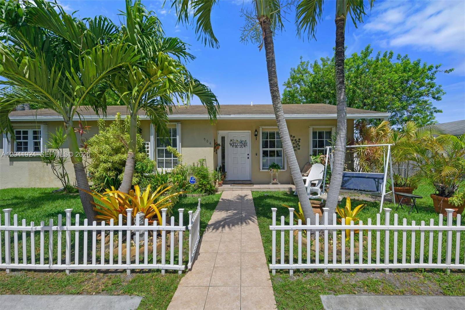 906 SW 8th AveHallandale Beach - picture