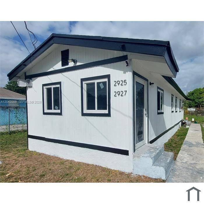 2927 NW 60th StMiami - picture