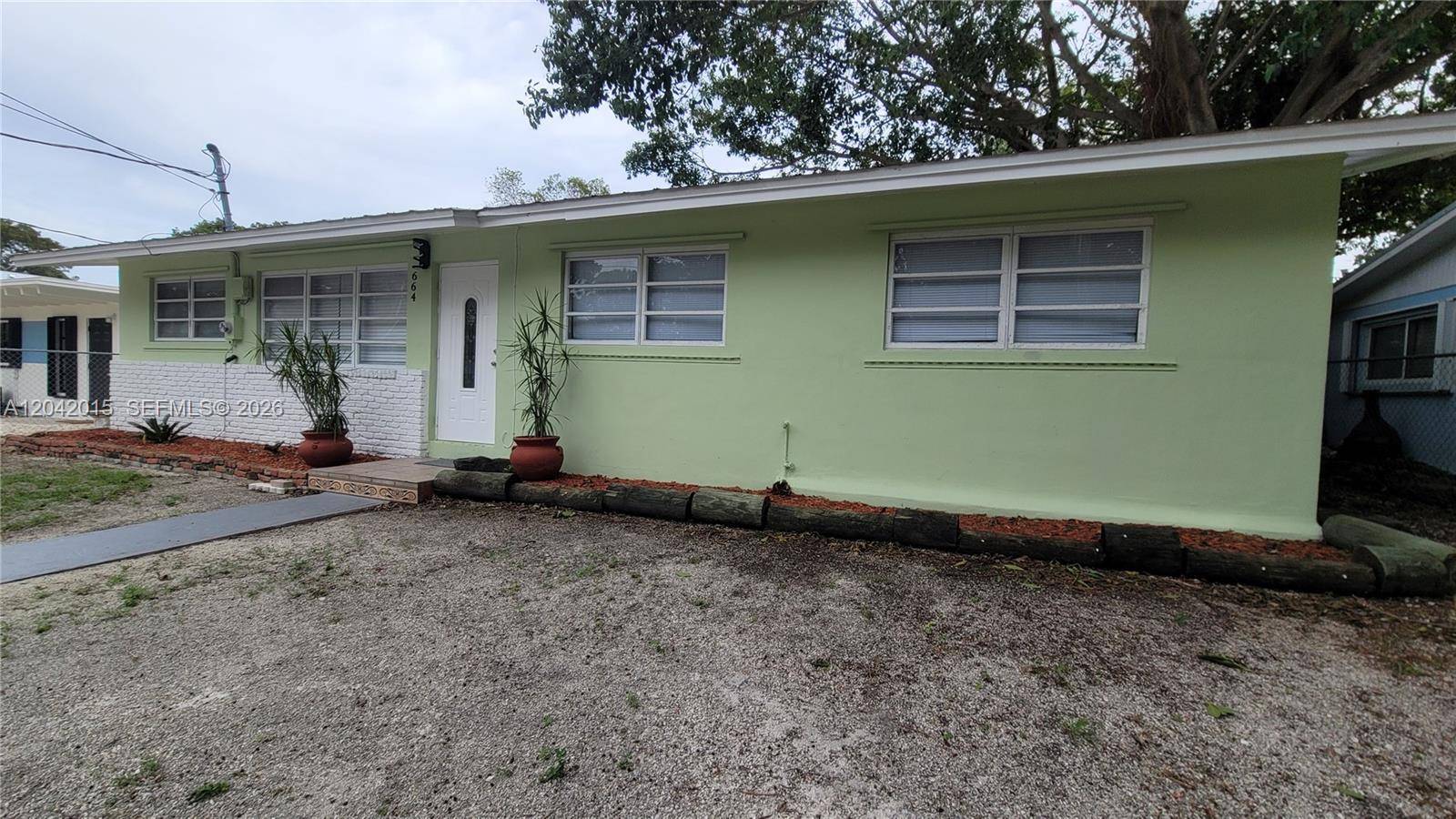 664 Colson DrKey Colony - picture