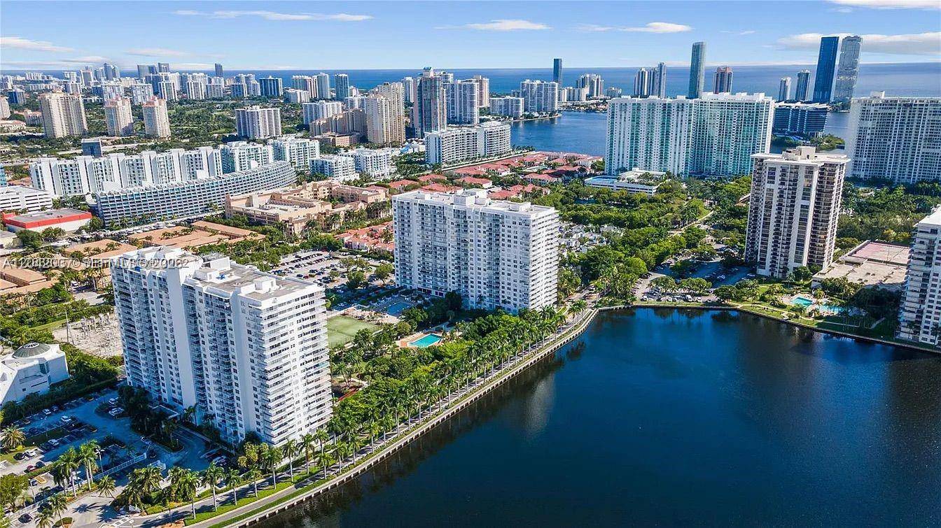 2801 NE 183rd StAventura - ADMIRALS PORT CONDO-EAST,ADMIRALS PORT CONDO condo unit 1016W - picture