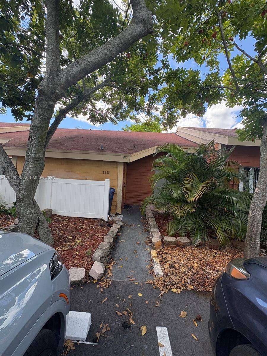 2309 NW 55th AveLauderhill - picture