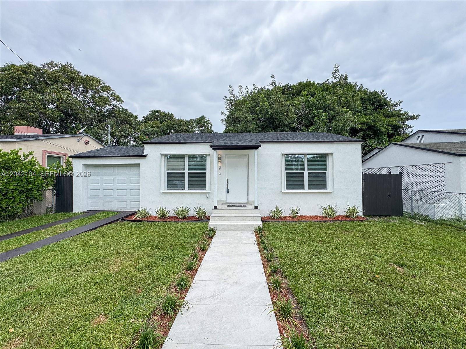 1319 NW 40th StMiami - picture
