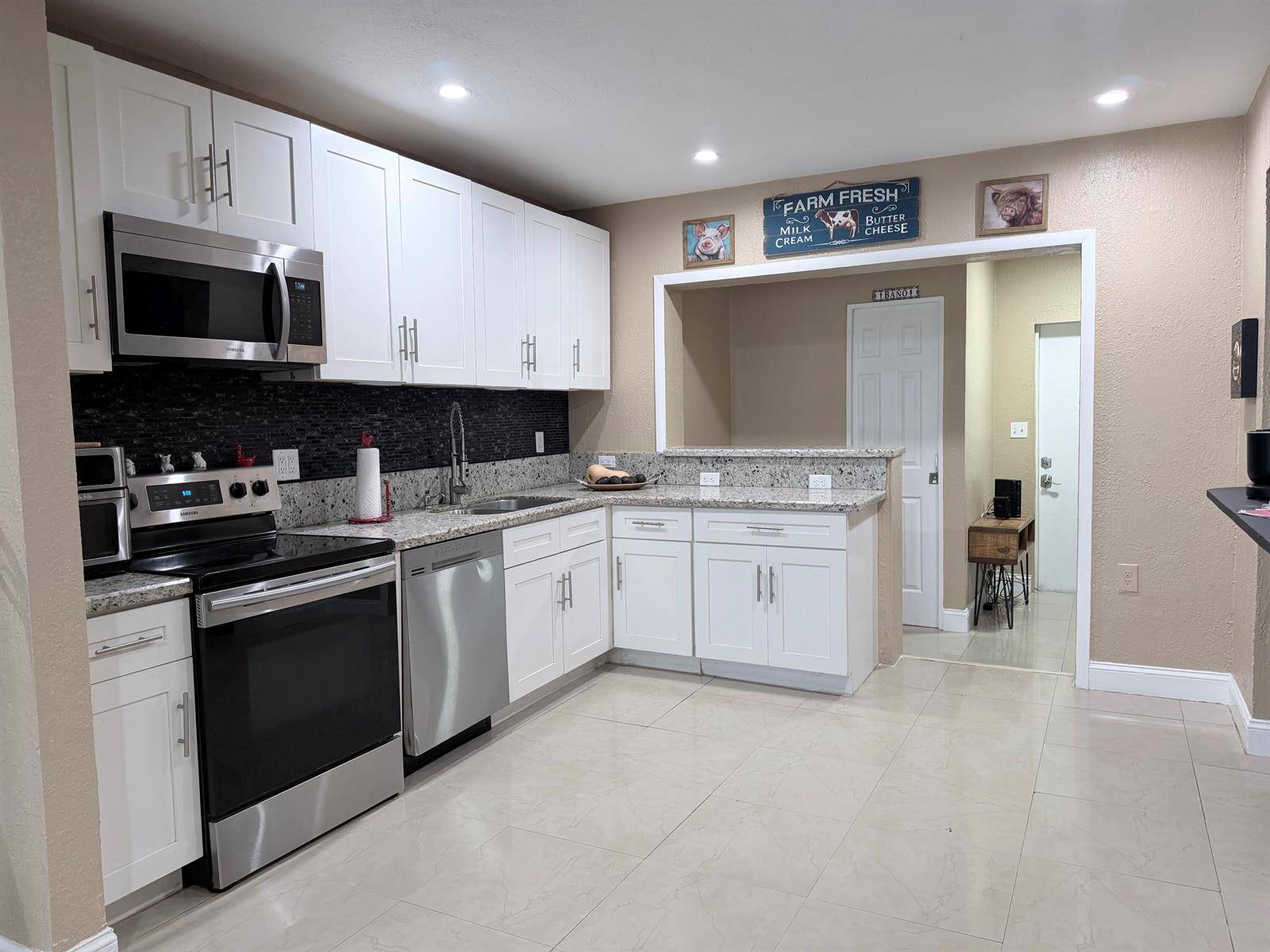 2000 SW 95thMiramar - picture