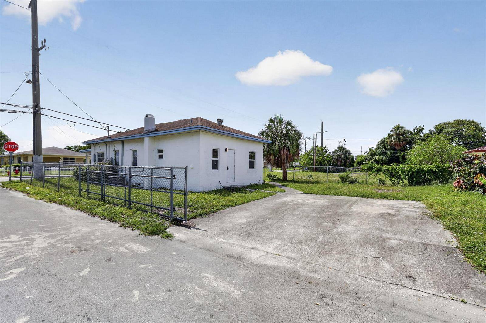 621 NW 3rdPompano Beach - picture