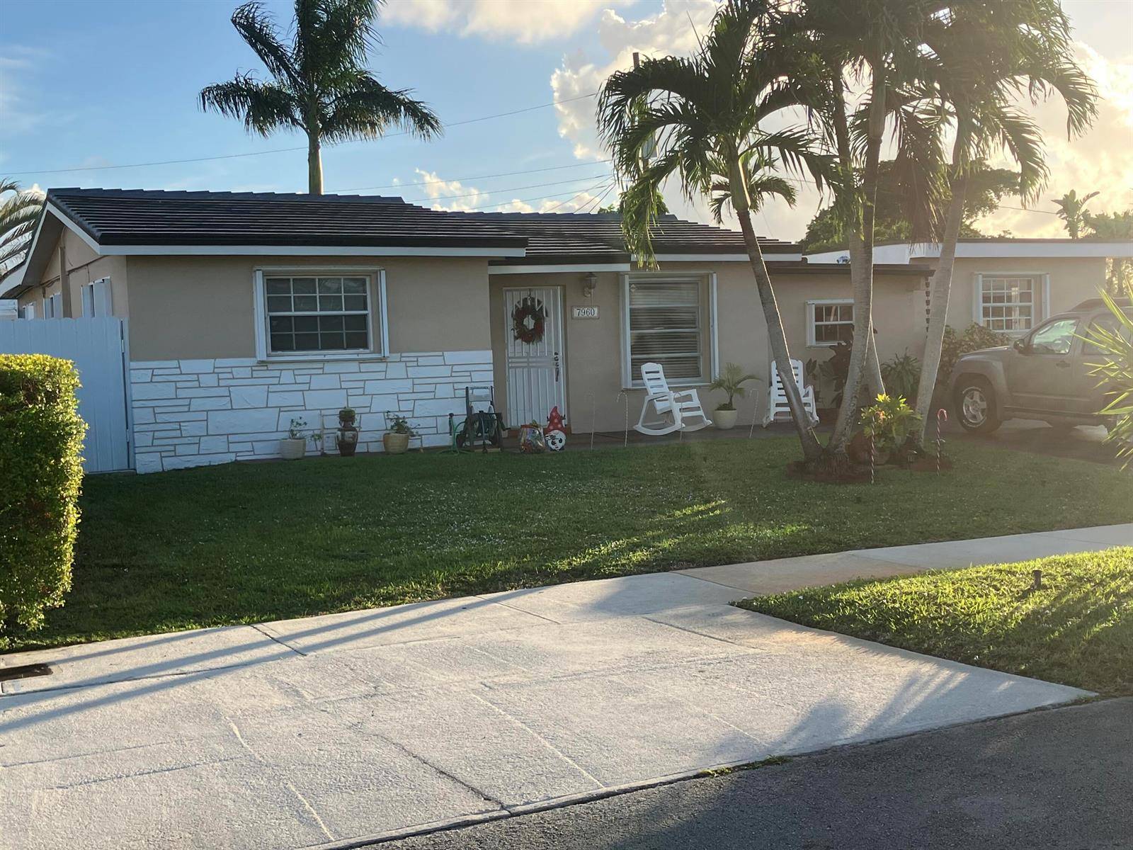 7960 NW 174thHialeah - picture