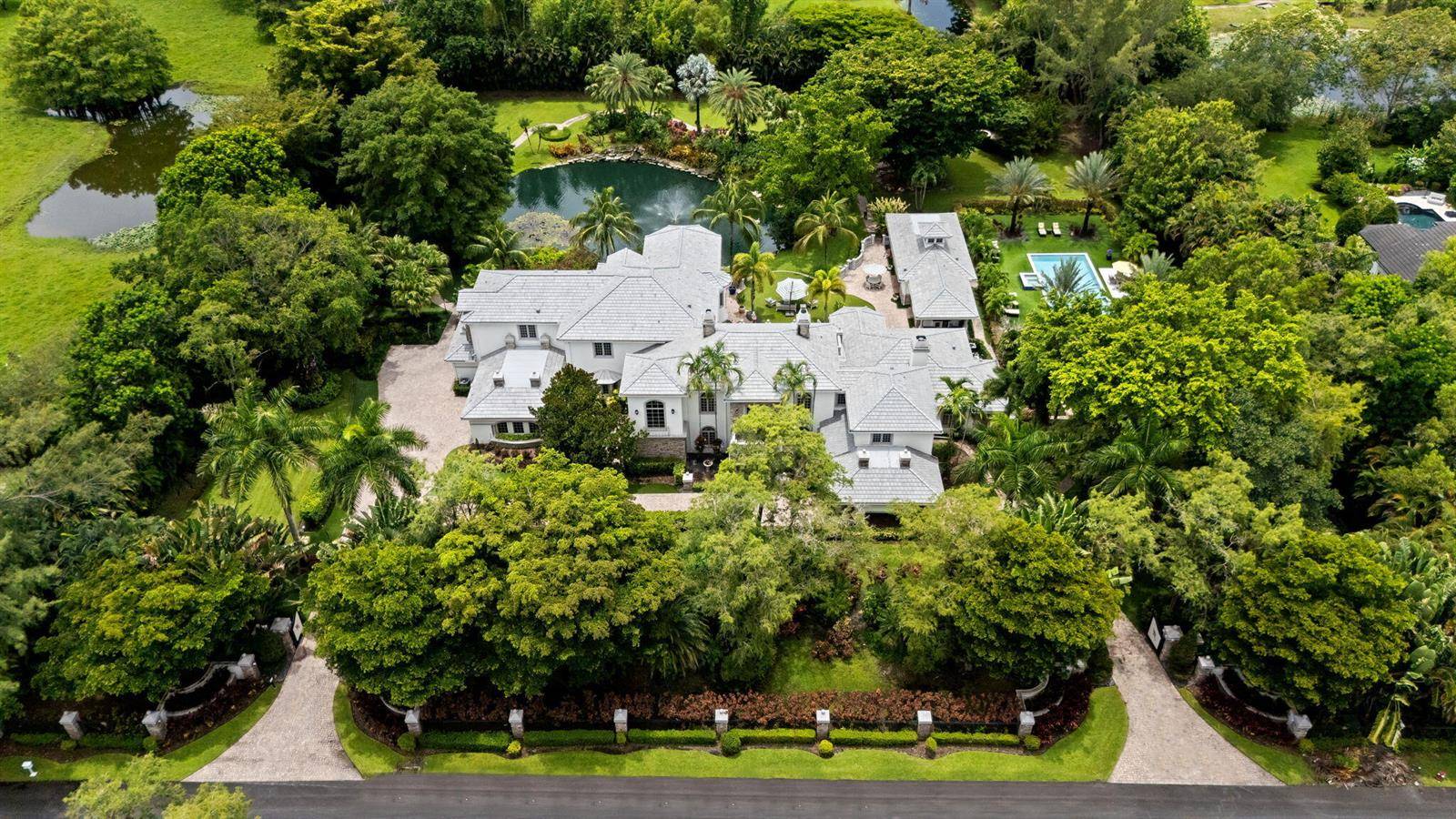 8950 NW 70thParkland - picture