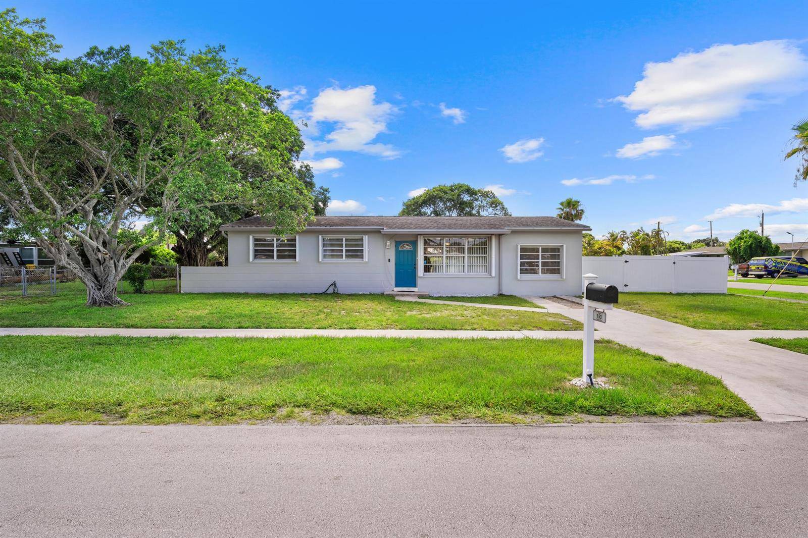 153 AbacoPalm Springs - picture