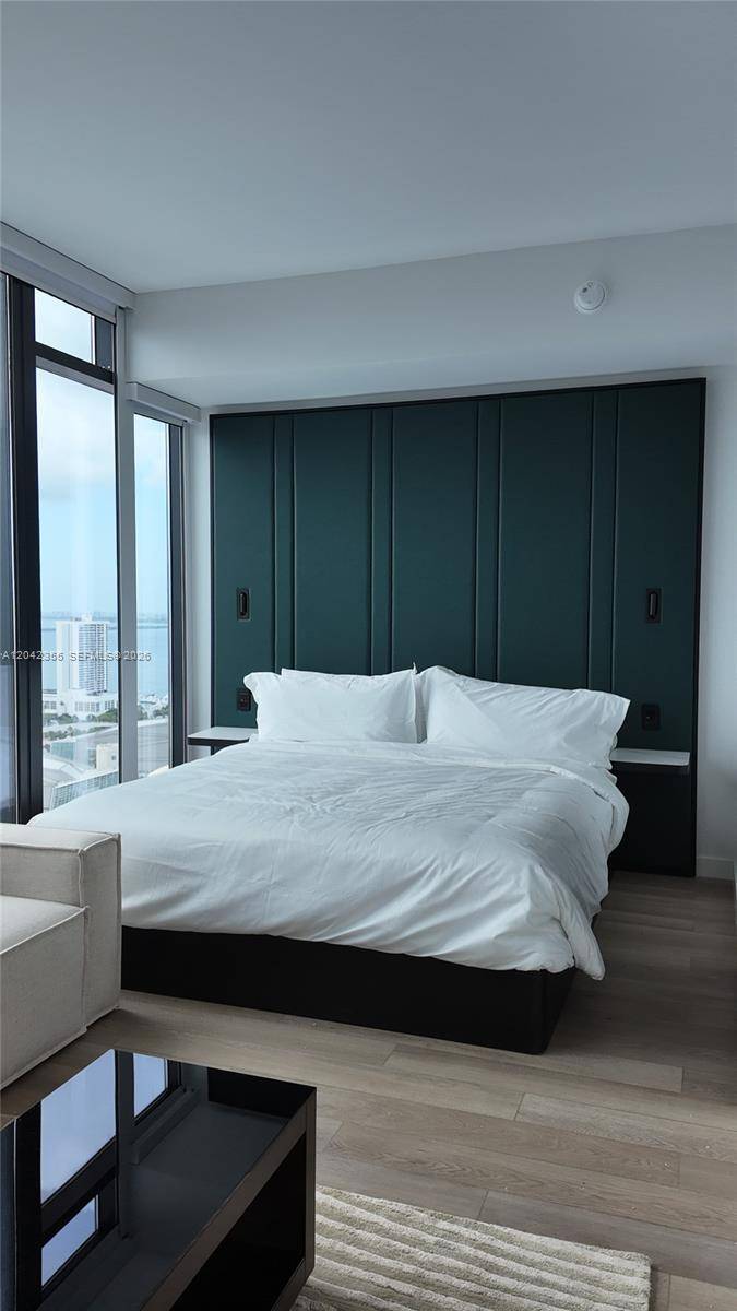 20 NE 11th StMiami - Condo/Co-Op/Annual,Condo condo unit PH05 - picture