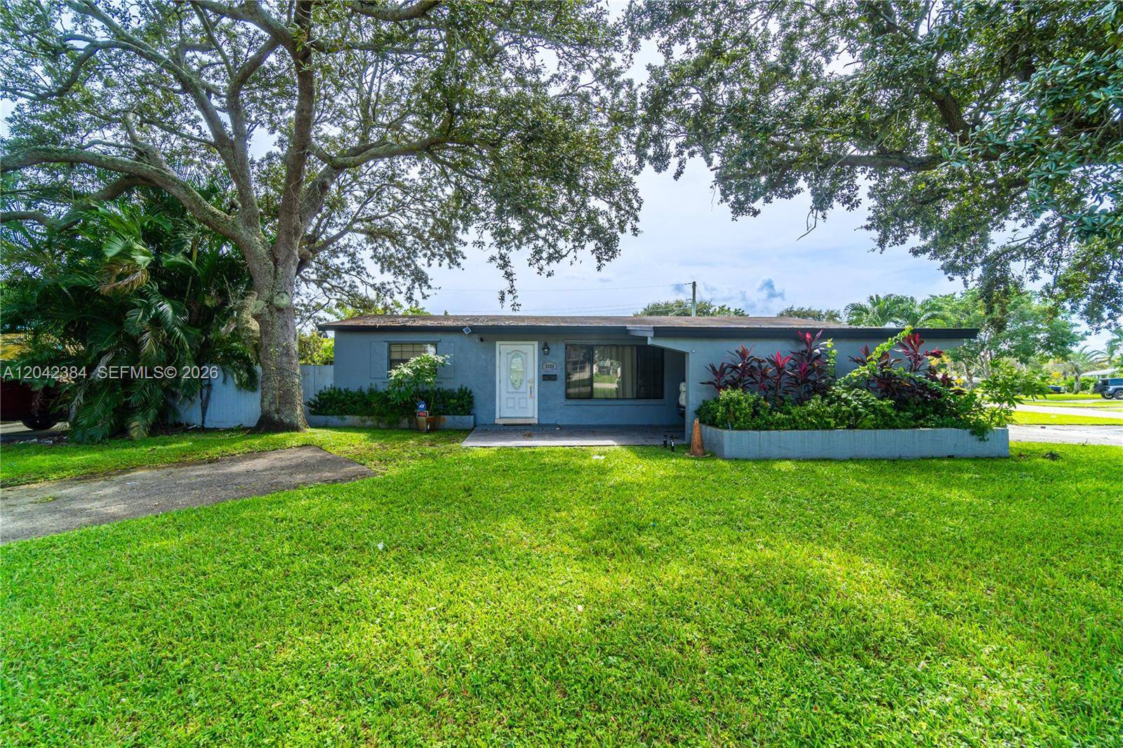 3338 Taft StHollywood - picture