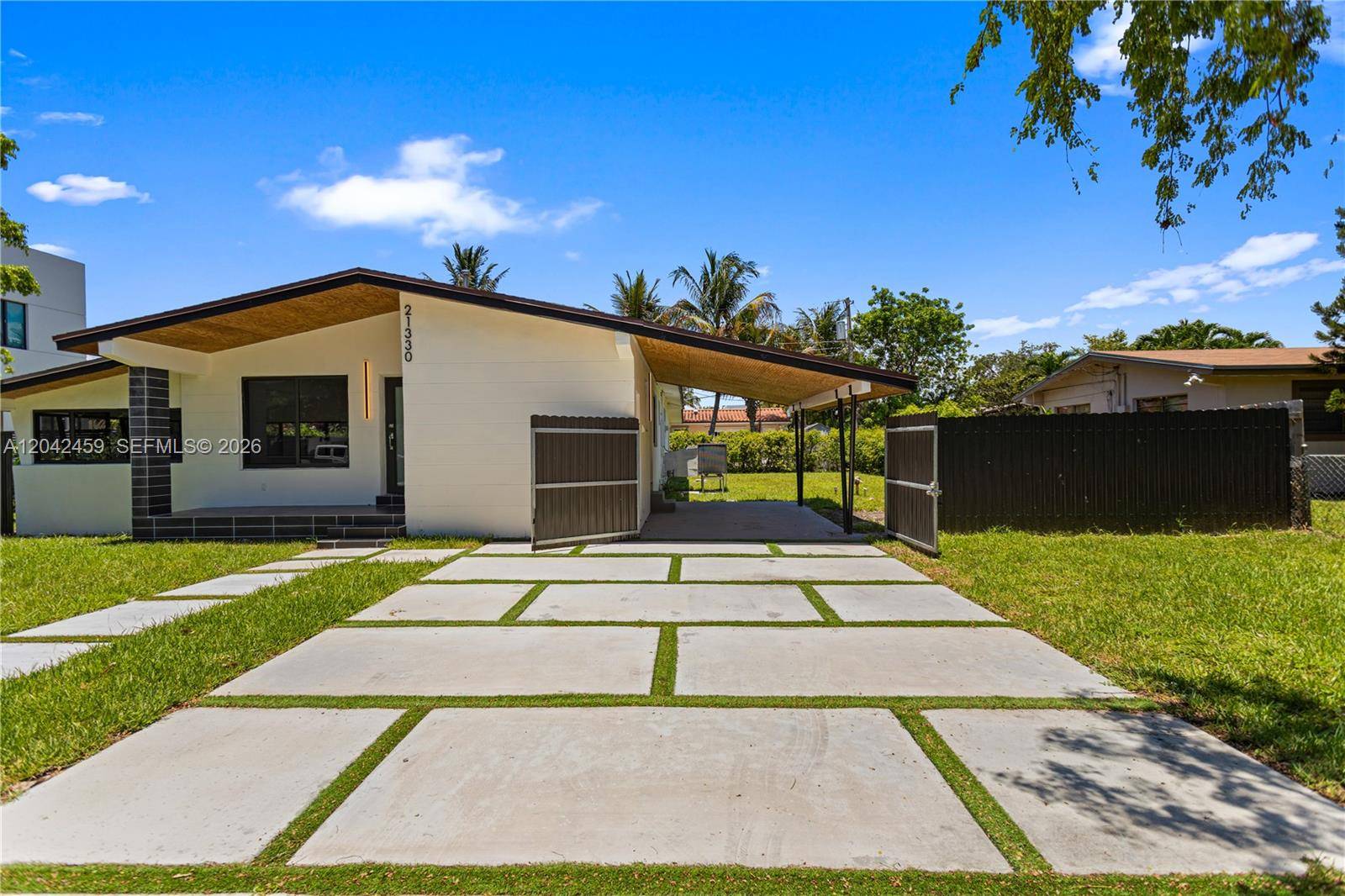 21330 NE 26 AVAventura - picture