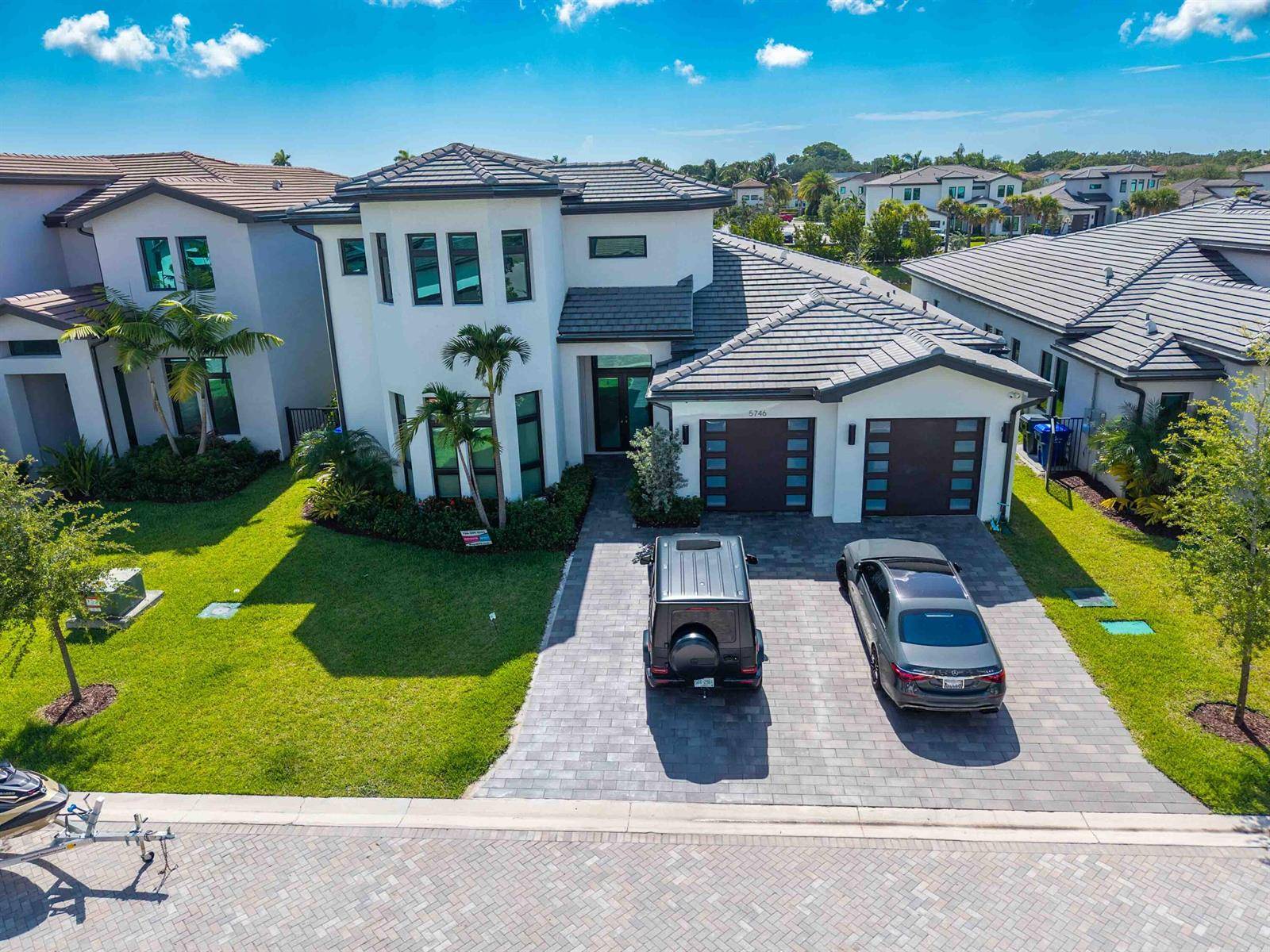 5746 AshwoodHollywood - picture
