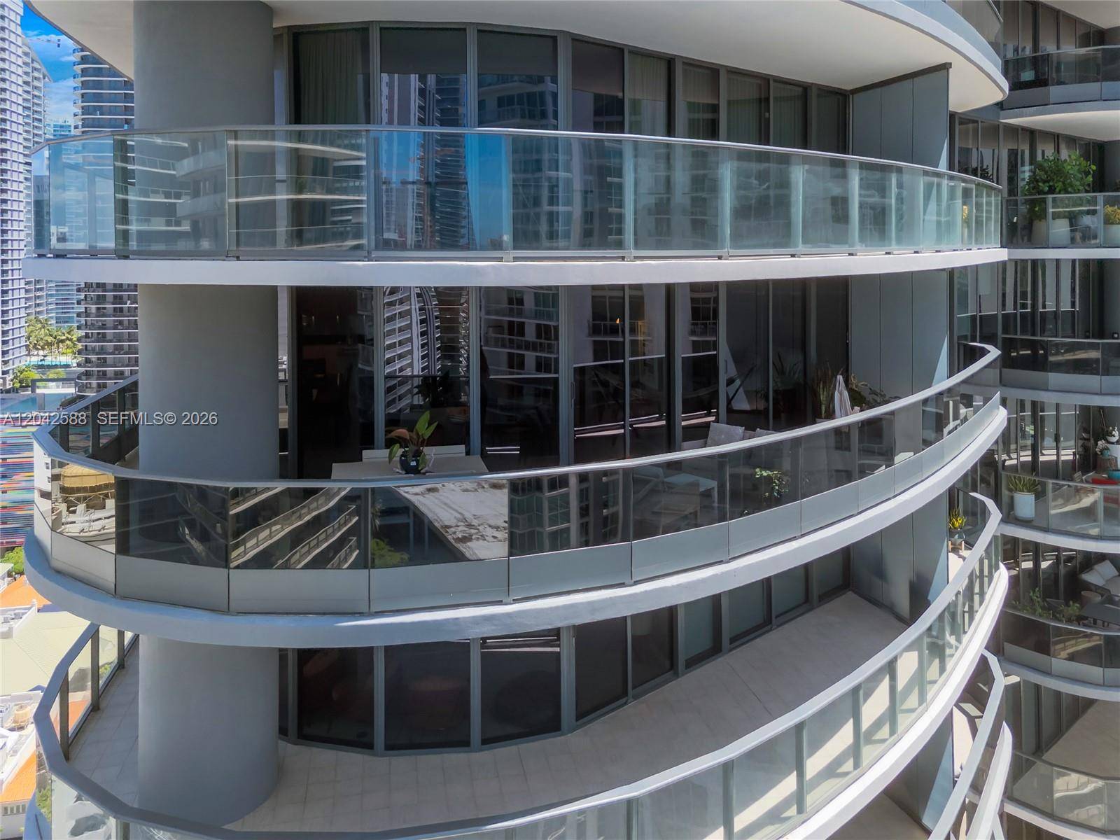 1000 Brickell PlzMiami - Condo 5+ Stories,Condo condo unit 2402 - picture
