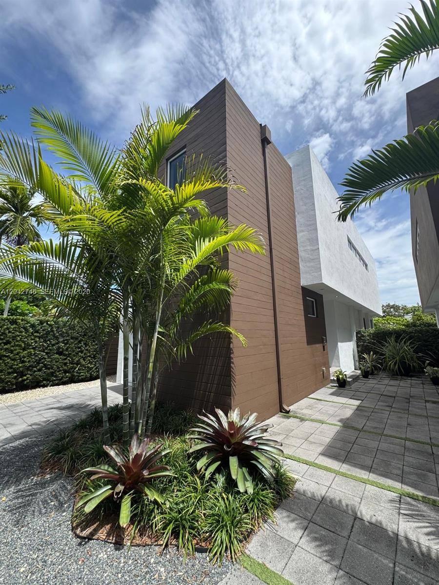 2947 SW 27th TerMiami - picture
