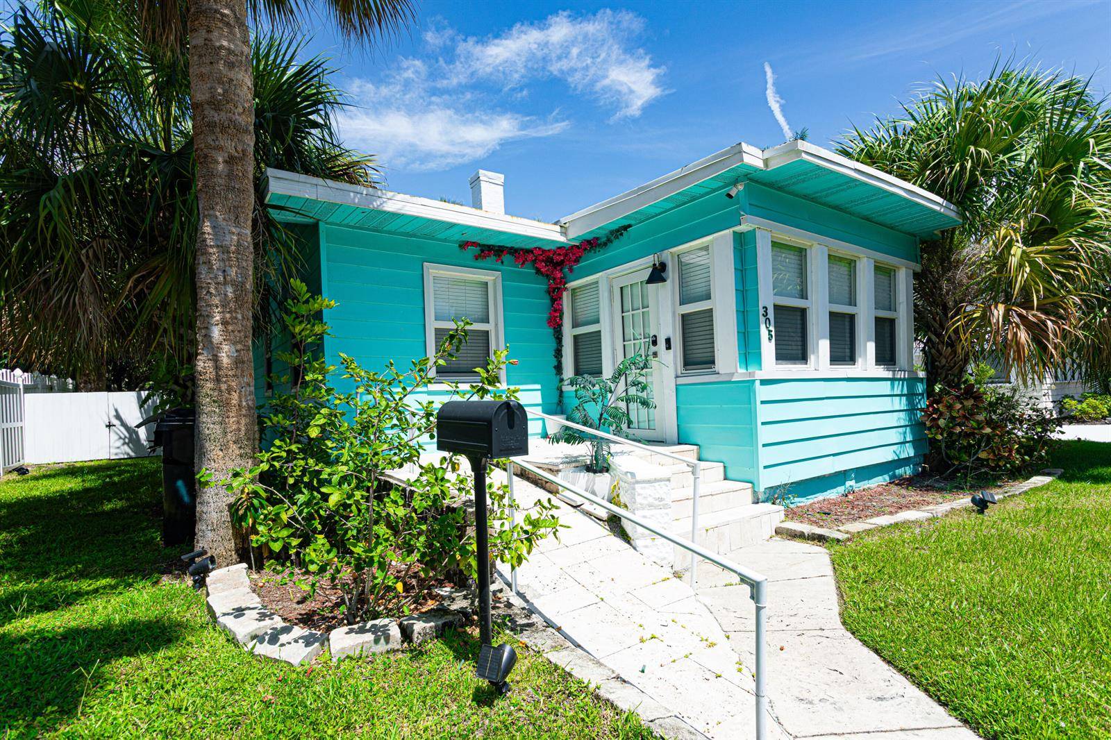 305 N Lakeside - picture