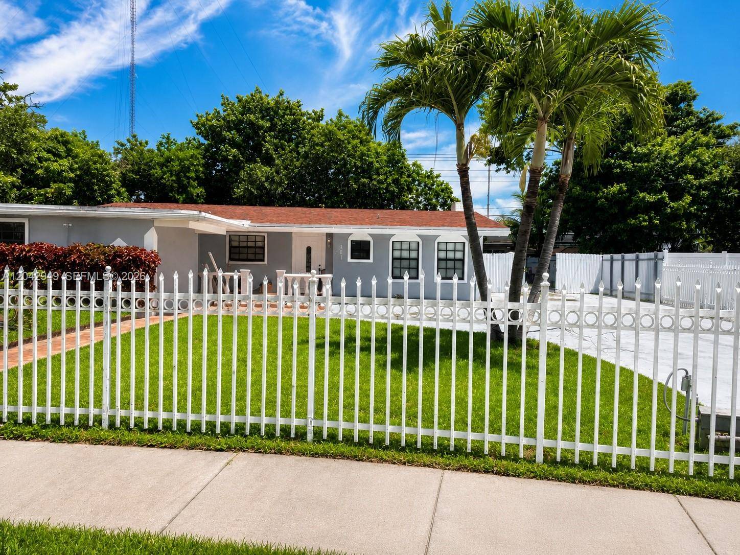 401 NW 198th StMiami Gardens - picture