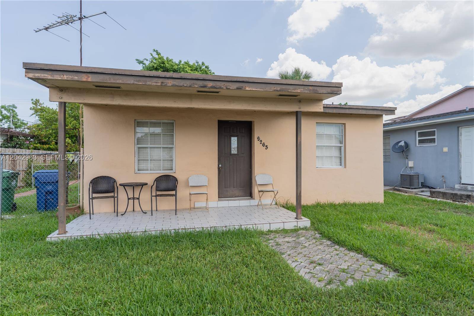 9265 SW 38th StMiami - picture