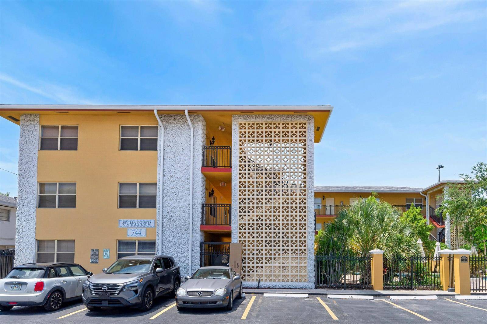 744 NE 14thFort Lauderdale - SEVILLA COURTS CONDO,SEVILLA COURTS condo unit 21 - picture