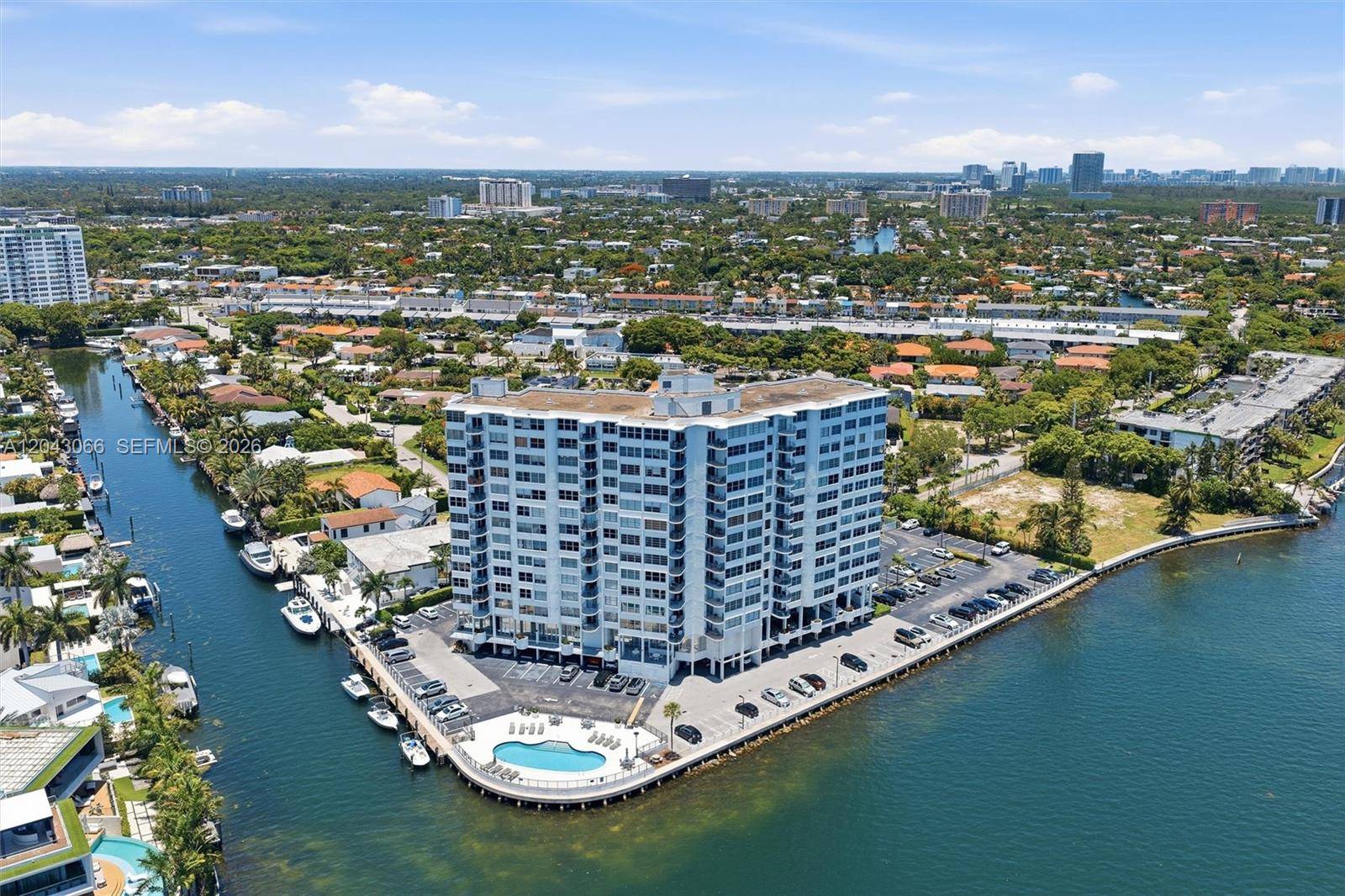 11930 N Bayshore DrNorth Miami - MAJORCA TOWERS CONDO condo unit 609 - picture