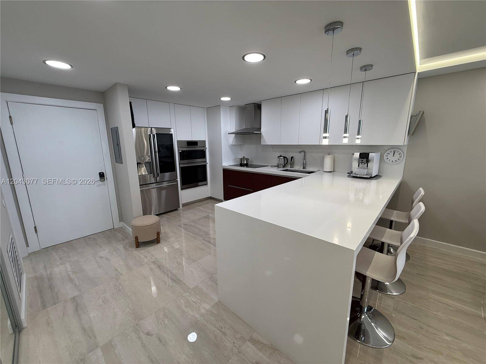 1849 S Ocean DrHallandale Beach - PLAZA TOWERS SOUTH CONDO condo unit PH5 - picture