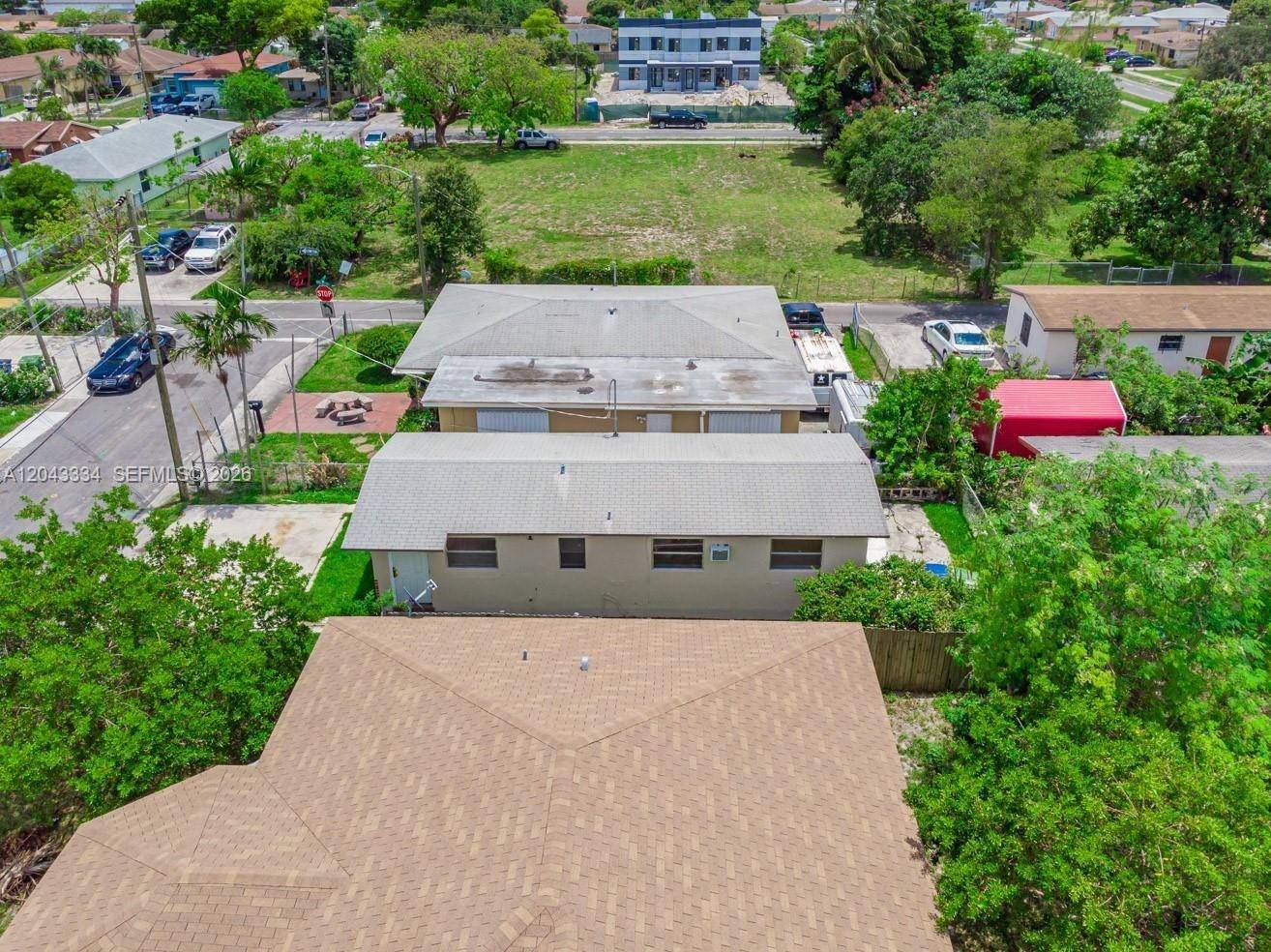805 NW 3rd TerHallandale Beach - picture