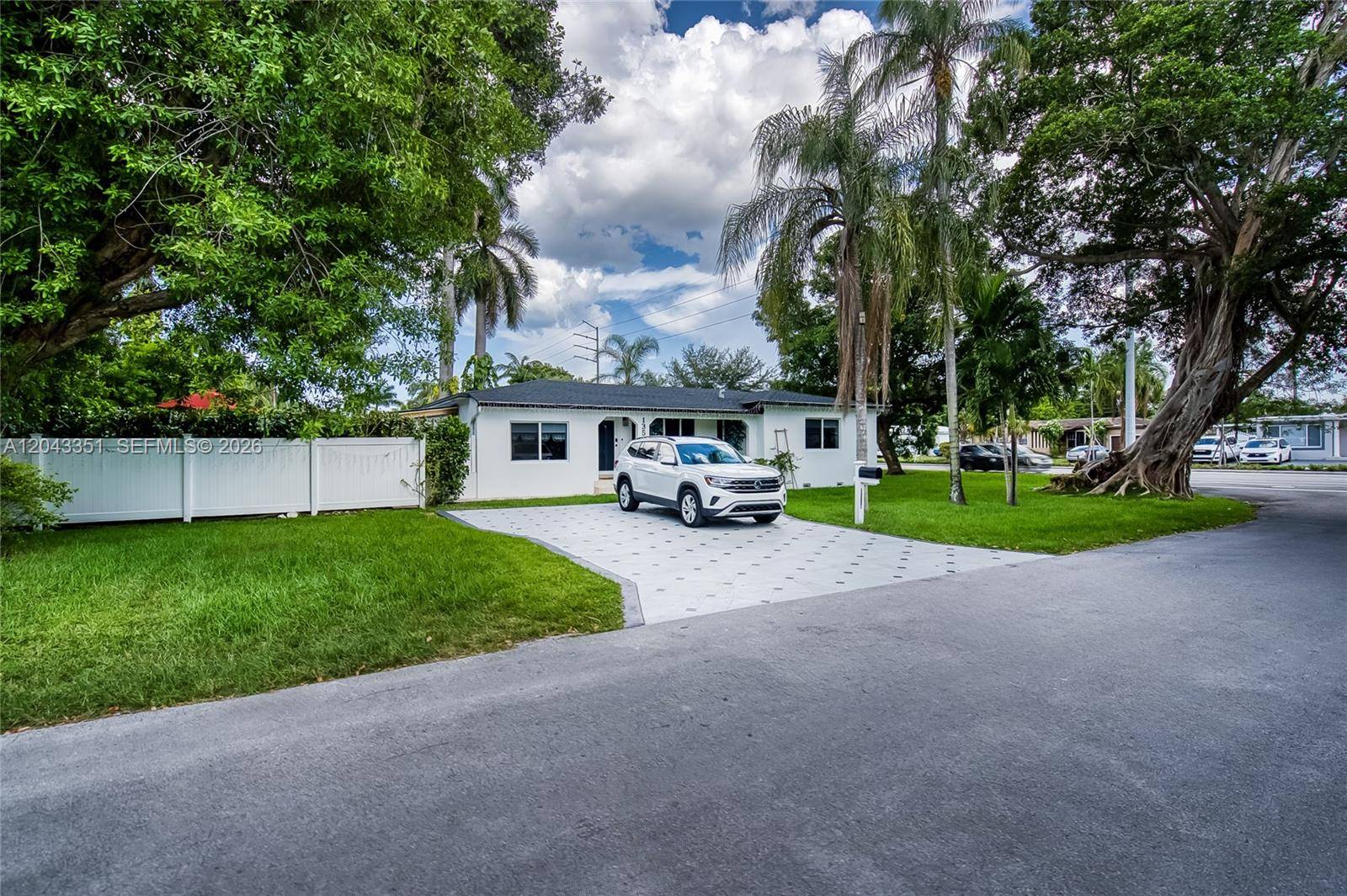 13501 NE Miami CtMiami - picture